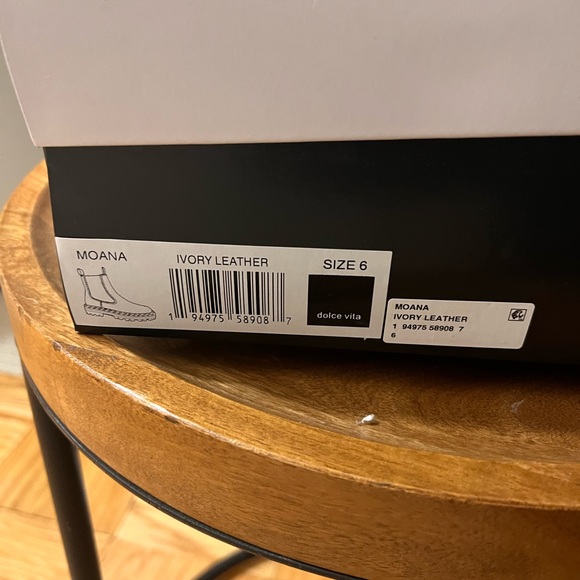 Women’s Leather Chelsea Boots - Picture 5 of 7